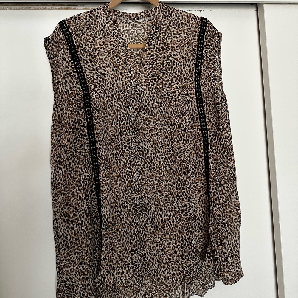 Leopard Print Sleeveless Blouse